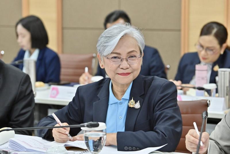 นายวราวุธ ศิลปอาช�