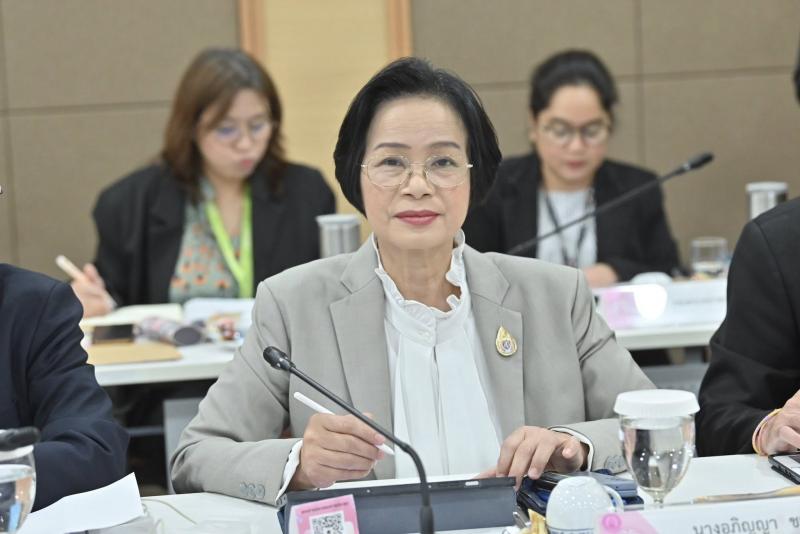 นายวราวุธ ศิลปอาช�