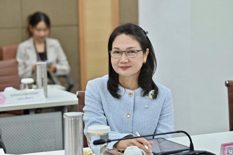 นายวราวุธ ศิลปอาช�