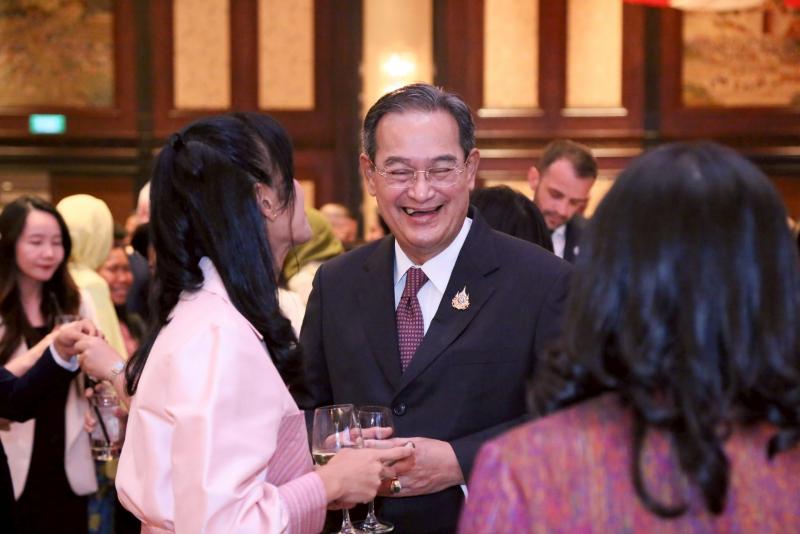 นายนิกร จำนง ประธา