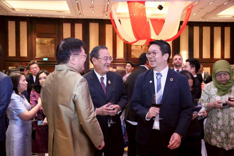 นายนิกร จำนง ประธา