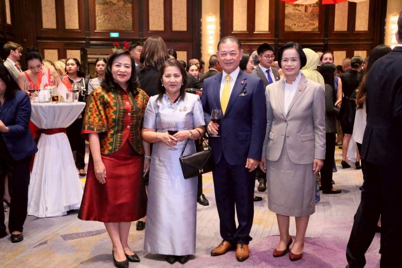นายนิกร จำนง ประธา