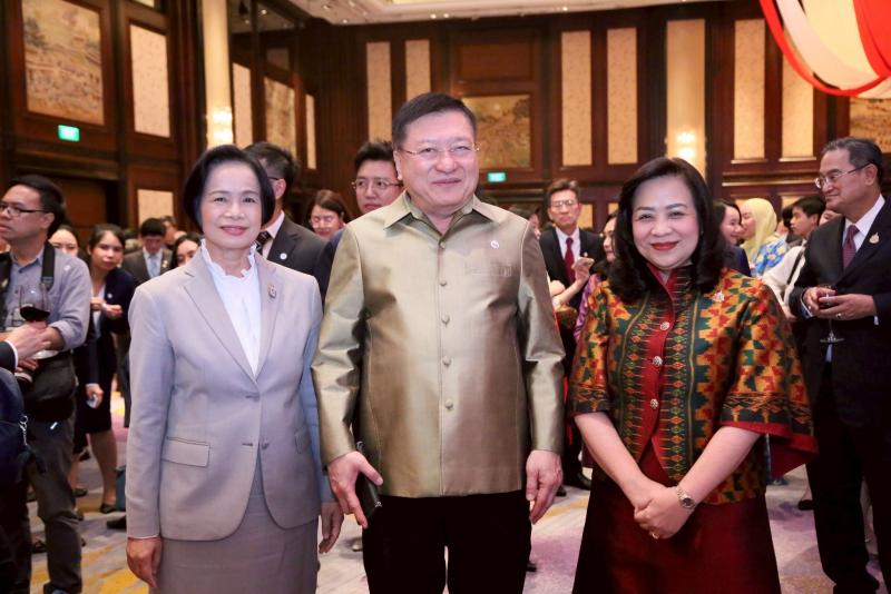 นายนิกร จำนง ประธา