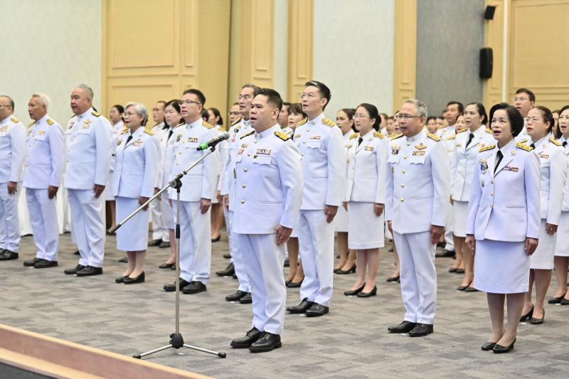 นายวราวุธ ศิลปอาช�