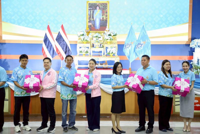 นายวราวุธ ศิลปอาช�
