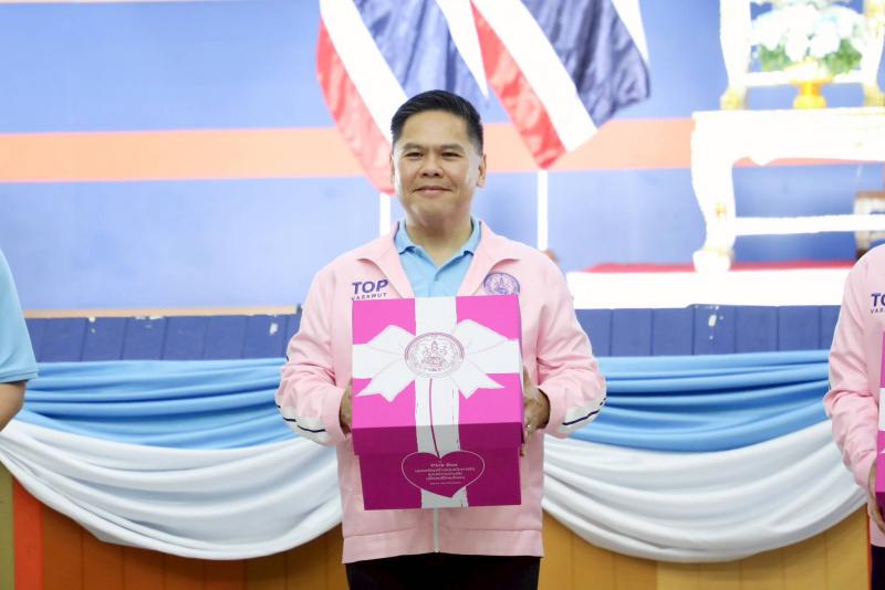 นายวราวุธ ศิลปอาช�