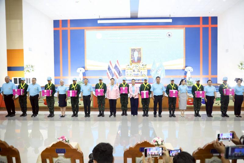 นายวราวุธ ศิลปอาช�