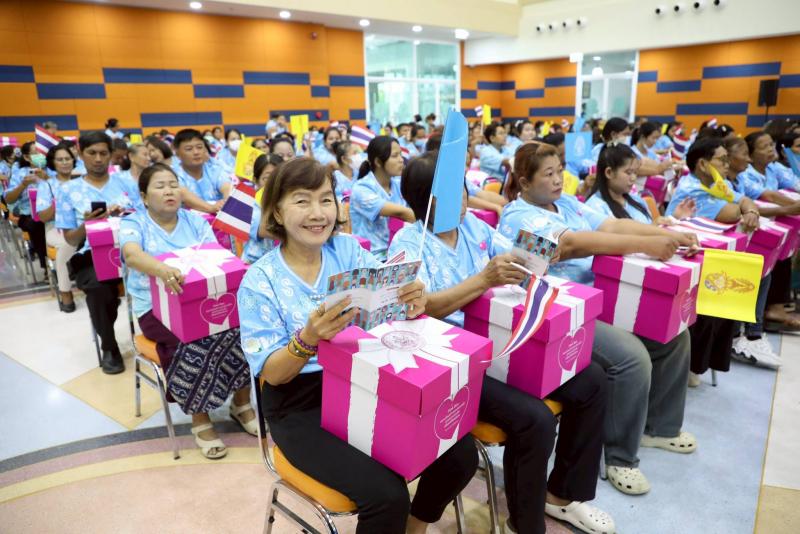 นายวราวุธ ศิลปอาช�