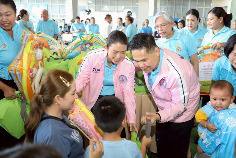 นายวราวุธ ศิลปอาช�