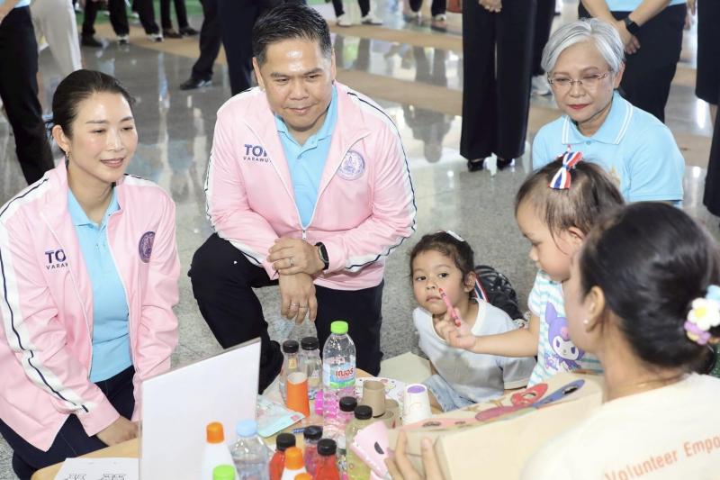 นายวราวุธ ศิลปอาช�