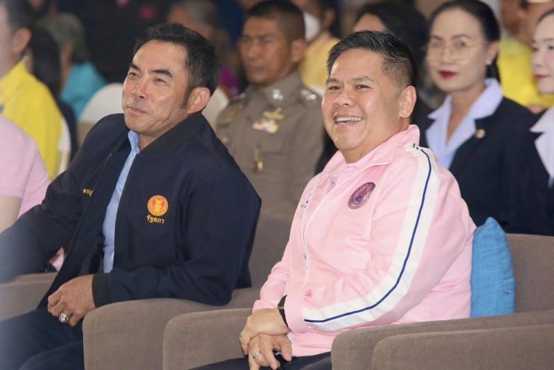 นายวราวุธ ศิลปอาช�