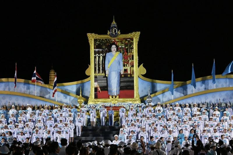 นายวราวุธ ศิลปอาช�