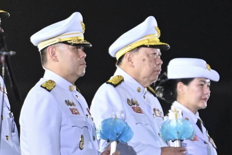 นายวราวุธ ศิลปอาช�