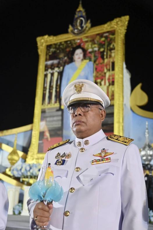 นายวราวุธ ศิลปอาช�