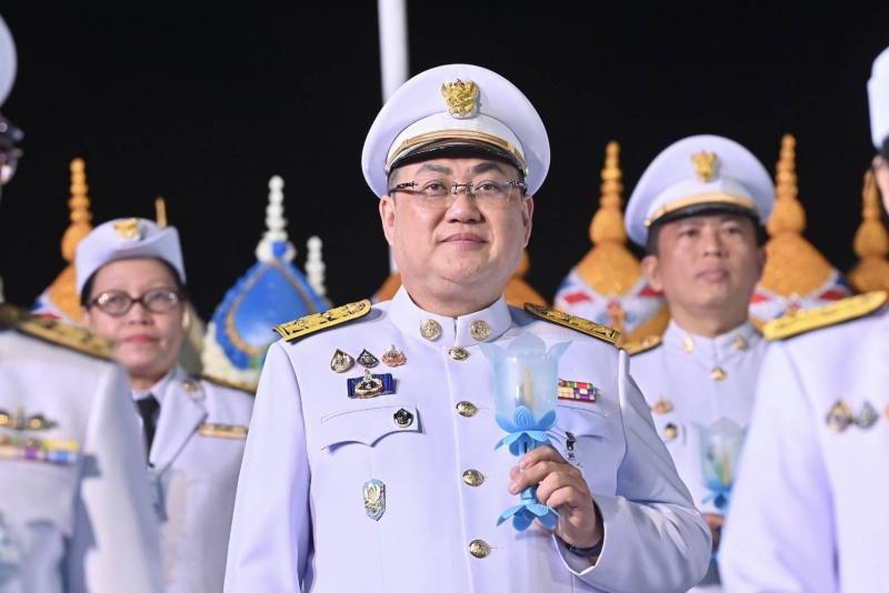 นายวราวุธ ศิลปอาช�