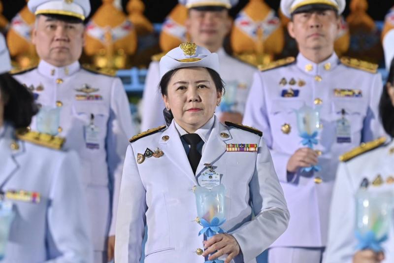 นายวราวุธ ศิลปอาช�