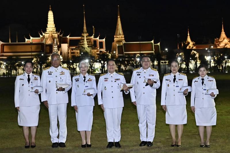 นายวราวุธ ศิลปอาช�