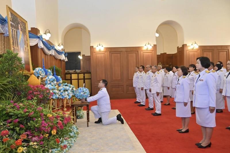 นายวราวุธ ศิลปอาช�