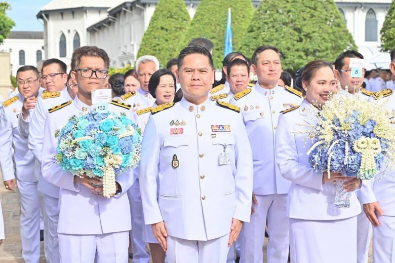 นายวราวุธ ศิลปอาช�