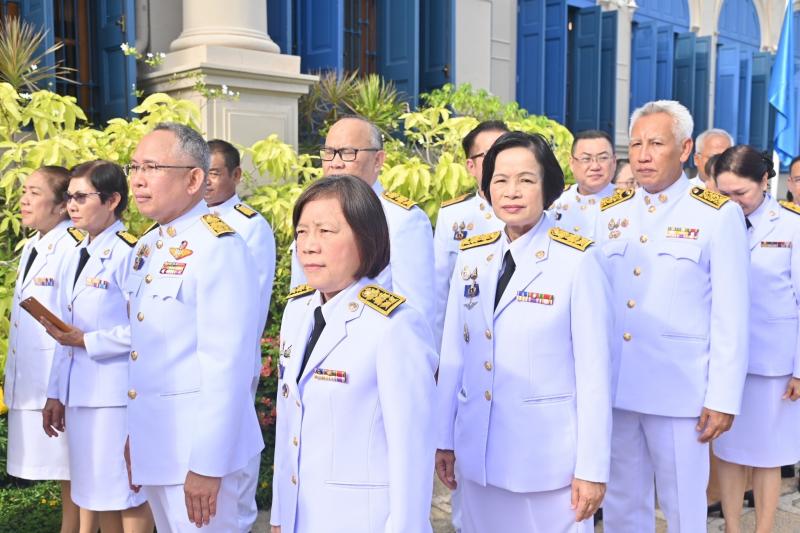 นายวราวุธ ศิลปอาช�