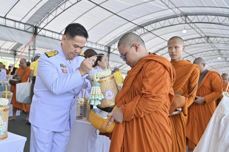 นายวราวุธ ศิลปอาช�
