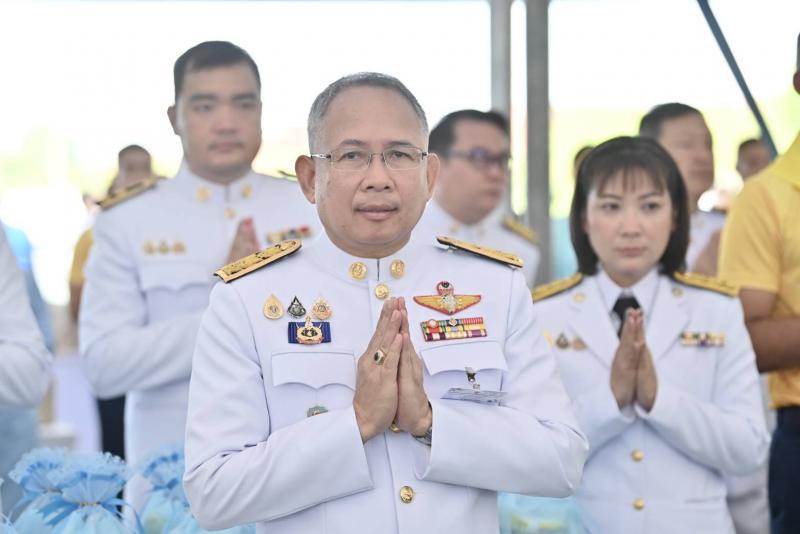 นายวราวุธ ศิลปอาช�