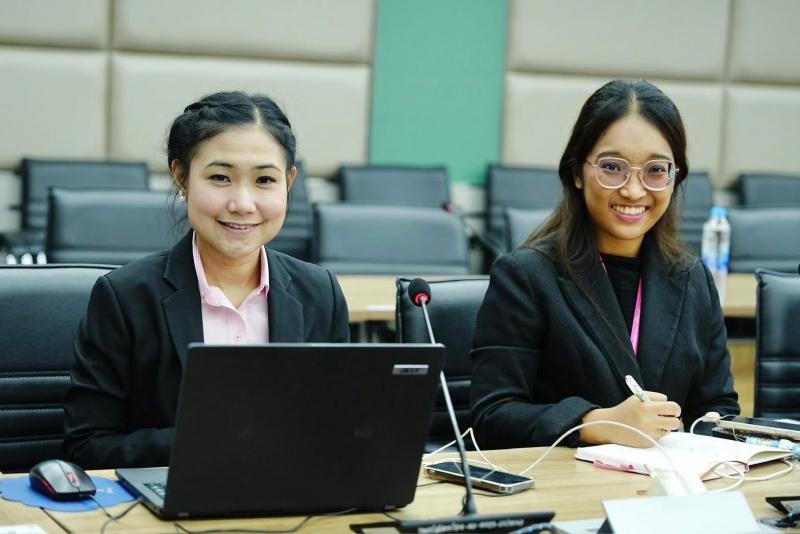 นางสาวนภาพร  เมฆาผ