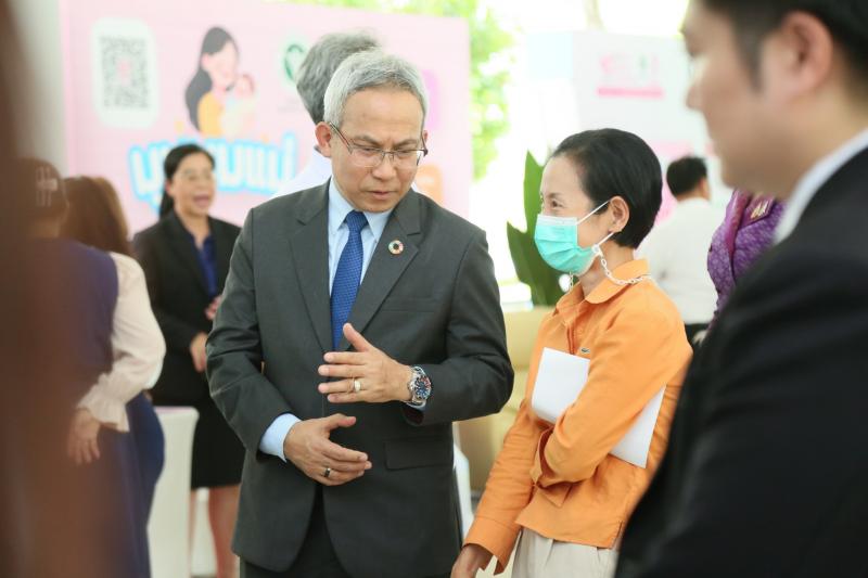 นายอนุกูล ปีดแก้ว 
