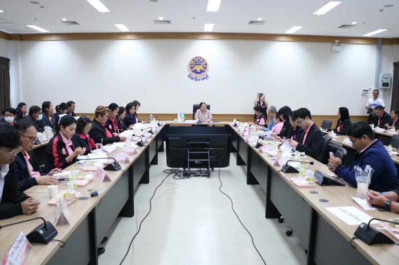 นางเตือนใจ คงสมบั�