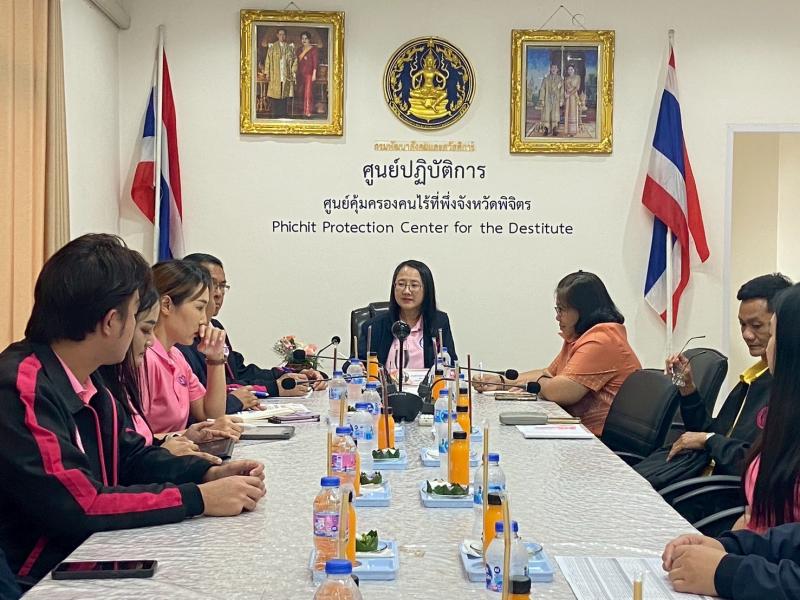 นางสาวนภาพร เมฆาผ�