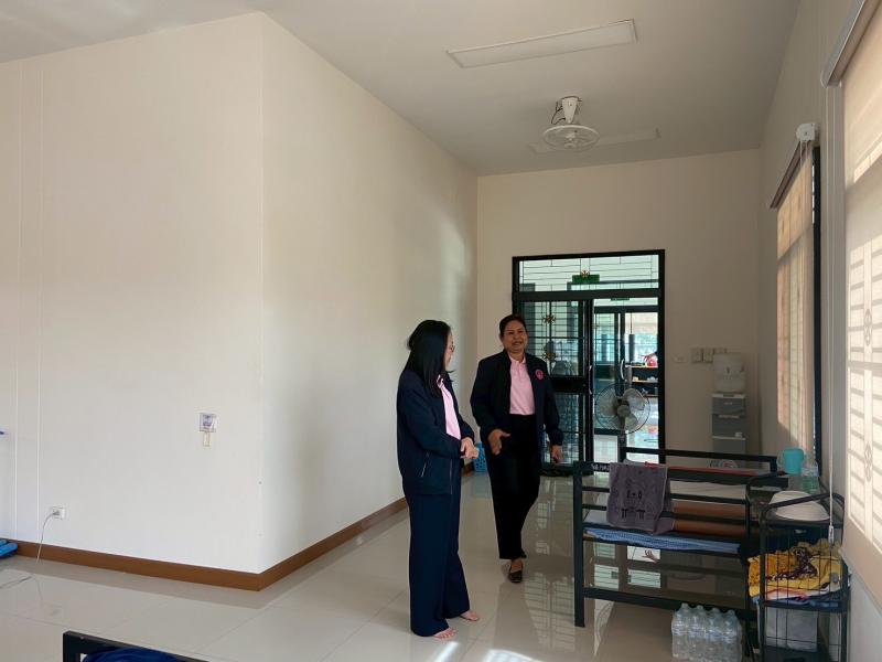 นางสาวนภาพร เมฆาผ�