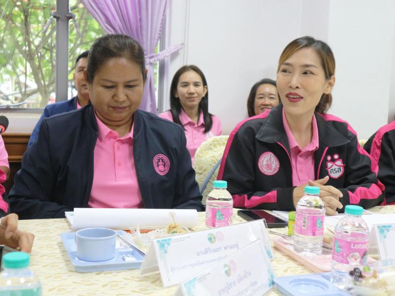 นางสาวนภาพร เมฆาผ�