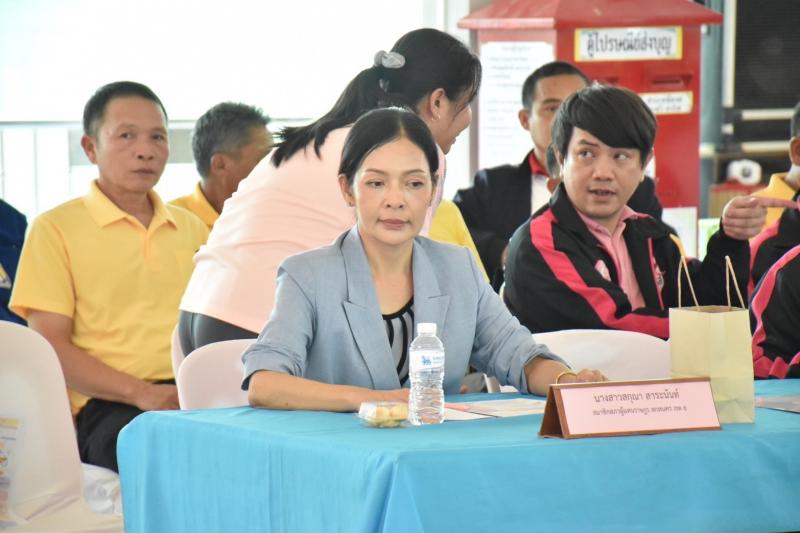 ศาสตราจารย์ กนก  ว�