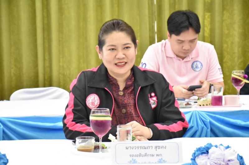ศาสตราจารย์ กนก  ว�