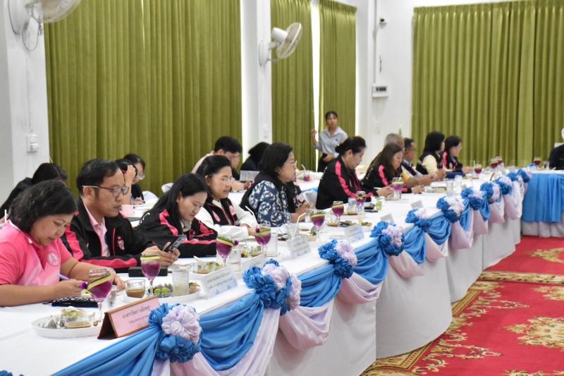 ศาสตราจารย์ กนก  ว�