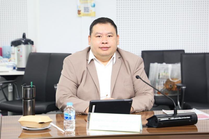 นางจตุพร โรจนพานิ�