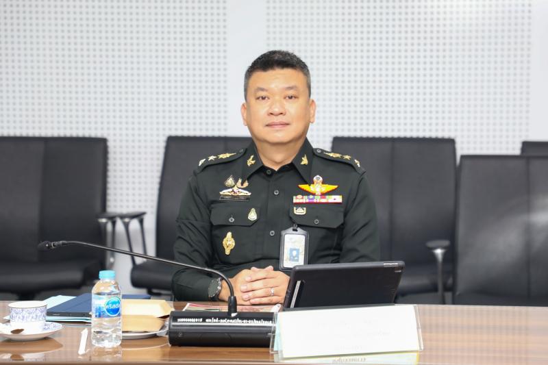 นางจตุพร โรจนพานิ�