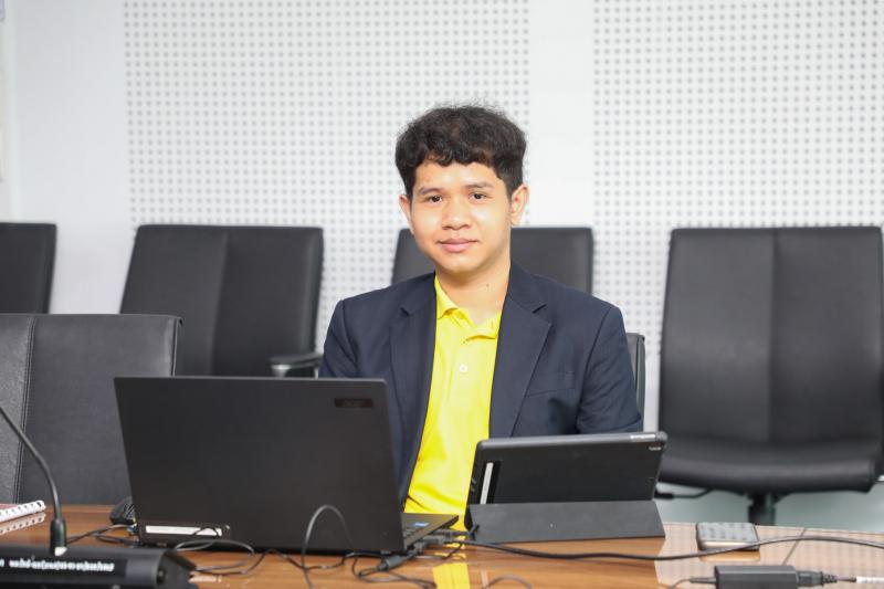 นางจตุพร โรจนพานิ�