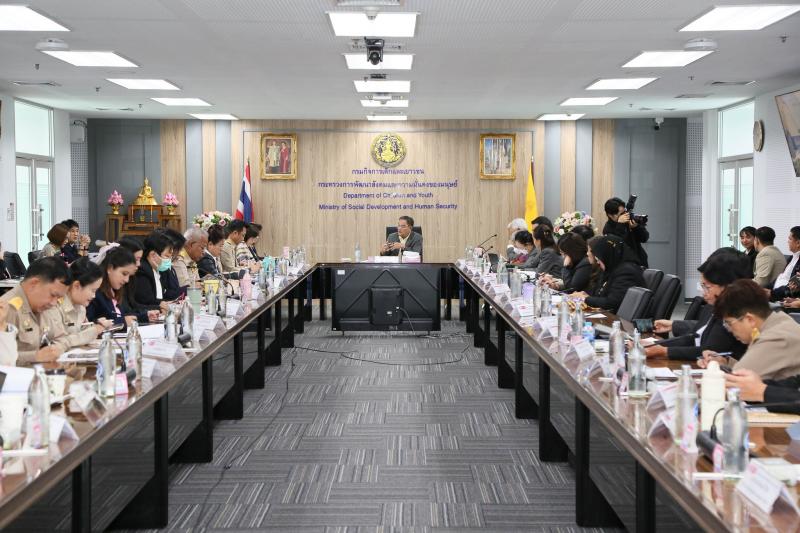 นายนิกร จำนง ประธา
