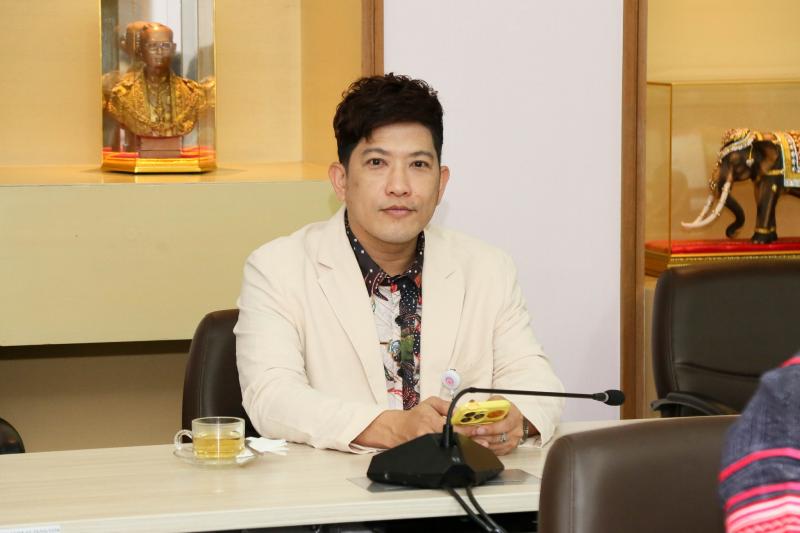 นางสาวสุนีย์ ศรีส�