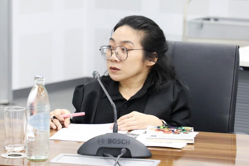 นางจตุพร โรจนพานิ�
