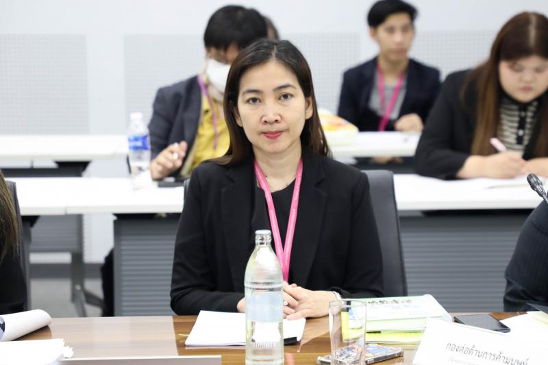 นางจตุพร โรจนพานิ�