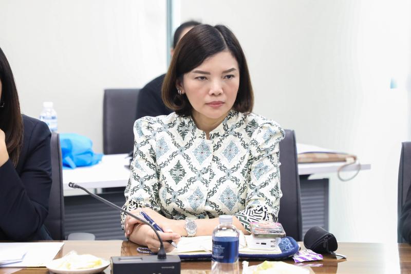 นางสาวสุนีย์ ศรีส�