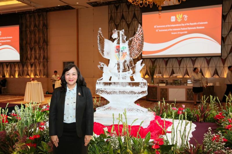 นางจตุพร โรจนพานิ�