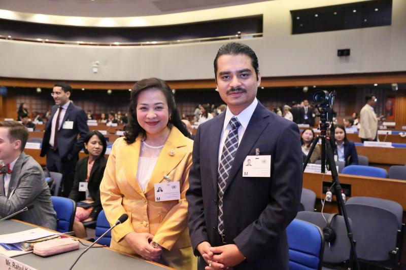 นางจตุพร โรจนพานิ�
