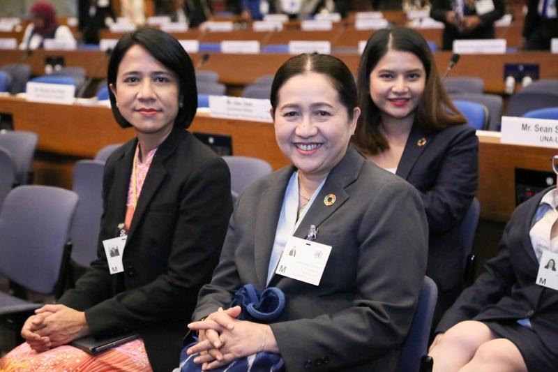 นางจตุพร โรจนพานิ�