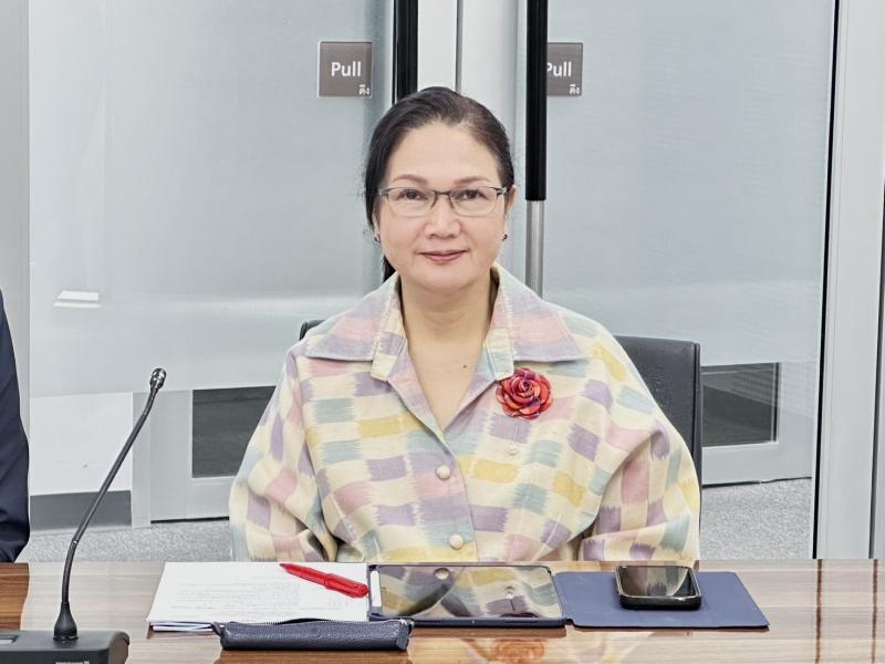นางสาวสุนีย์ ศรีส�
