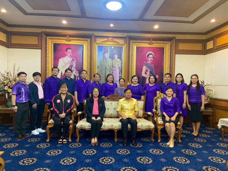 นางสาวนภาพร เมฆาผ�