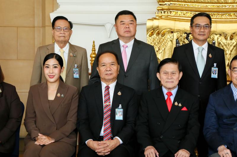 นายธเนศพล ธนบุณยว�