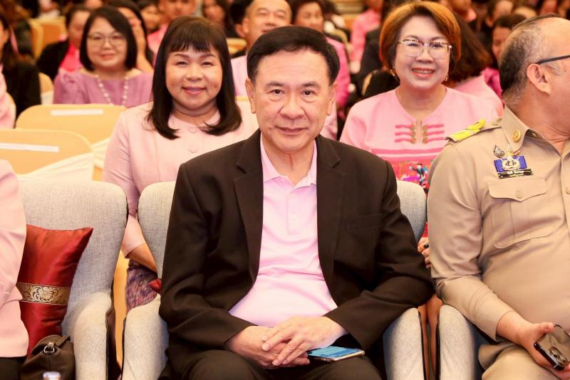 รมว.พม. เป็นประธาน�